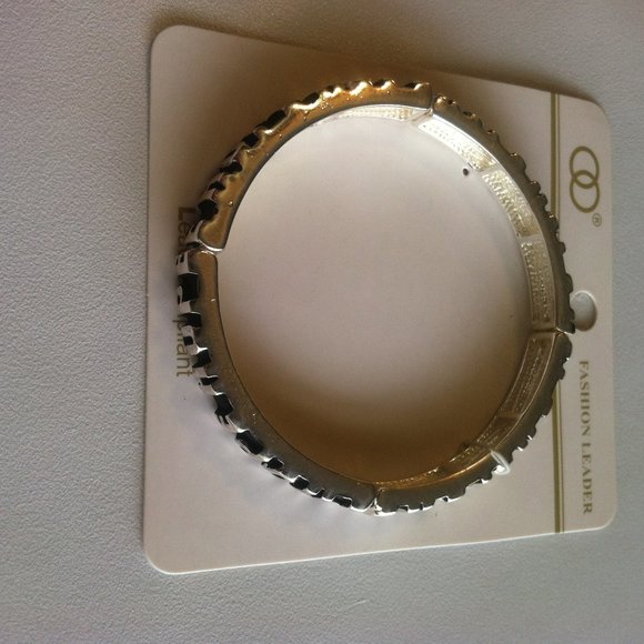 Hope Stretch Bracelet - Picture 3 of 4